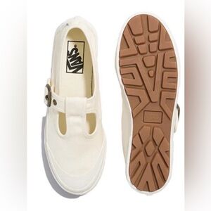 VANS|Beige cream canvas Maryjane sneakers with buckle & rubber sole•••NWOT,boho